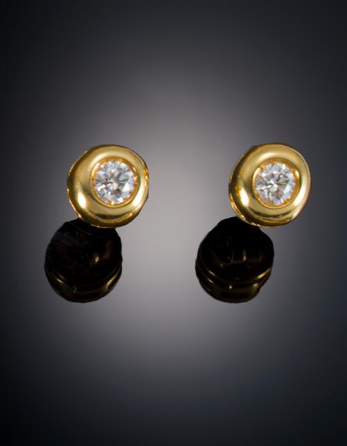 696   -  <p><span class="object_title">PENDIENTES CHATÓN CON DIAMANTES </span></p>