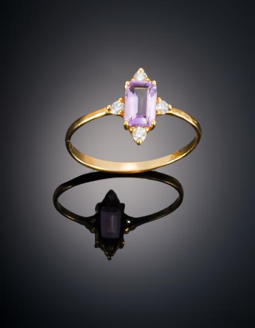 720   -  <p><span class="object_title">SORTIJA CON AMATISTA Y DIAMANTES </span></p>