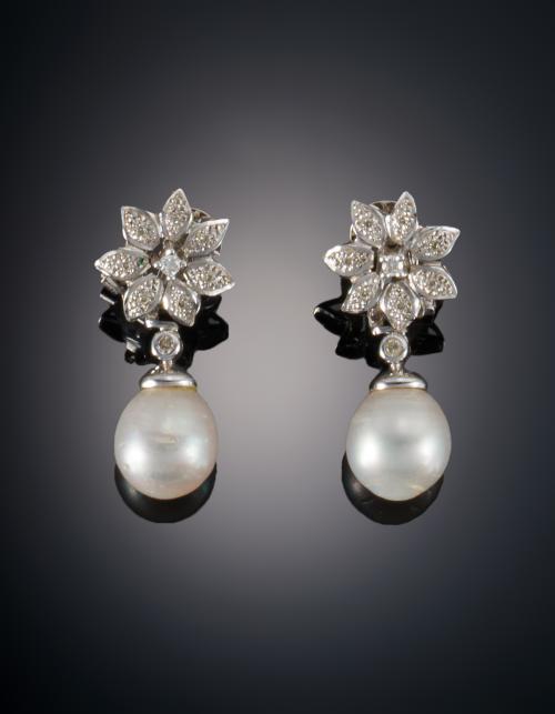747   -  <p><span class="object_title">PENDIENTES LARGOS DISEÑO DE ESTRELLA </span></p>