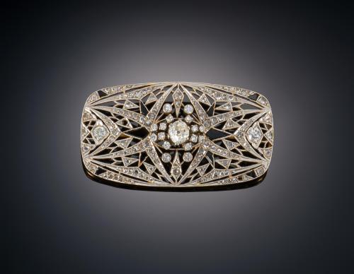 840   -  <p><span class="object_title">BROCHE C. 1910 </span></p>