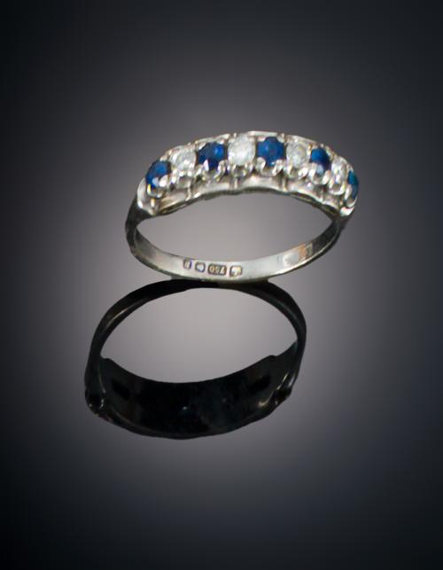 862   -  <p><span class="object_title">SORTIJA CON ZAFIROS Y  DIAMANTES</span></p>