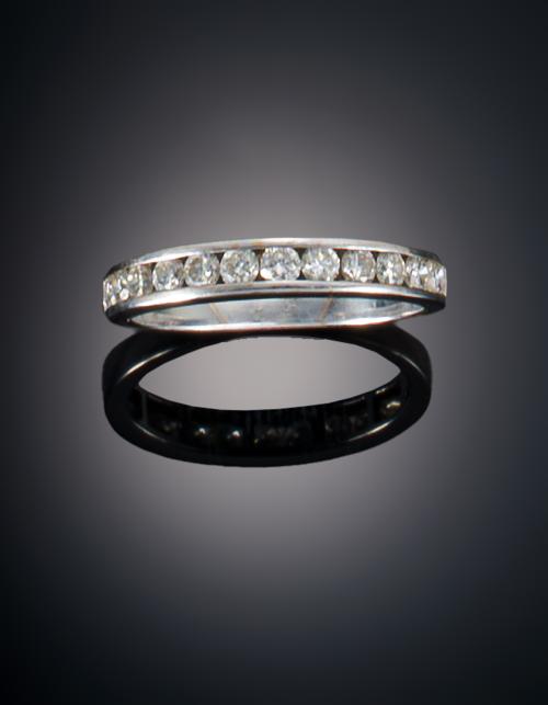 786   -  <p><span class="object_title">SORTIJA CON DIAMANTES </span></p>