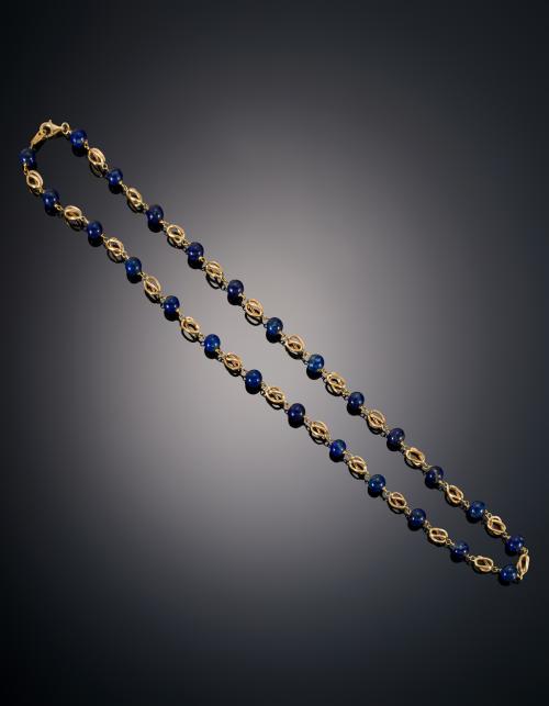 860   -  <p><span class="object_title">COLLAR DE LAPISLÁZULI Y MOTIVOS DE JAULA EN ORO  </span></p>