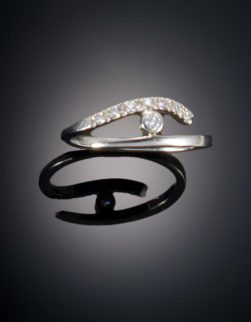 787   -  <p><span class="object_title">SORTIJA CON DIAMANTES </span></p>
