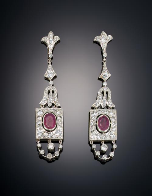 827   -  <p><span class="object_title">PENDIENTES LARGOS ESTILO ART DÉCO</span></p>