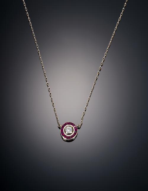 846   -  <p><span class="object_title">CADENA Y COLGANTE OJO DE PERDIZ </span></p>