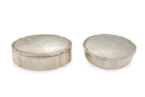 97   -  <p><span class="object_title">Lote de dos cajas en plata portuguesa. C. 1940. En plata lisa con tapa ingletada. Con marcas.</span><br></p>