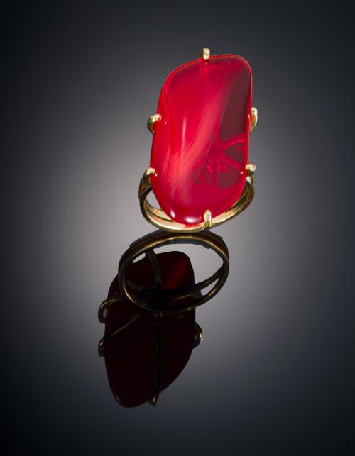 712   -  <p><span class="object_title">SORTIJA CON ONIX ROJO </span></p>