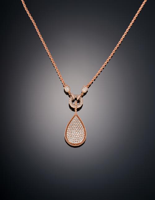 698   -  <p><span class="object_title"> CRIS GAVELI ,COLLAR CON DIAMANTES</span></p>