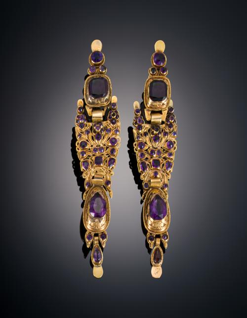 680   -  <p><span class="object_title">PENDIENTES CATALANES S. XVIII</span></p>