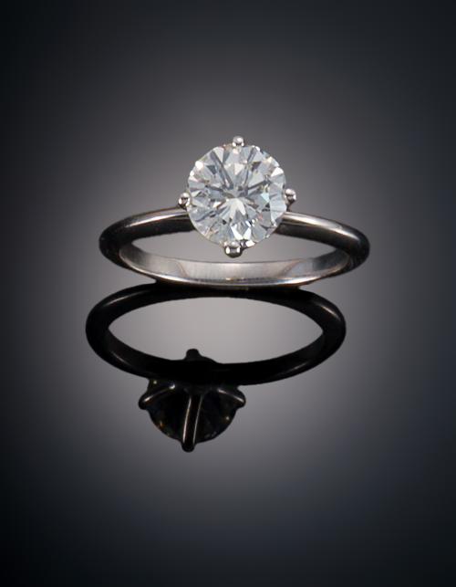 813   -  <p><span class="object_title">SOLITARIO CON DIAMANTE TALLA BRILLANTE </span></p>