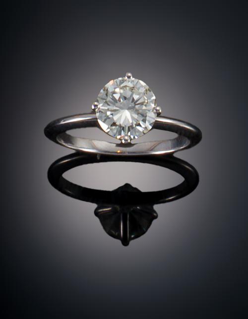 814   -  <p><span class="object_title">SOLITARIO CON DIAMANTE TALLA BRILLANTE </span></p>