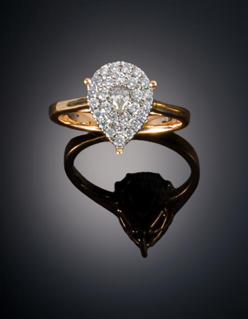 704   -  <p><span class="object_title">SORTIJA CON DIAMANTES</span></p>