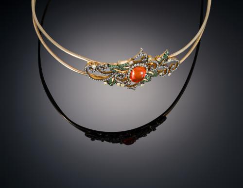 908   -  <p><span class="object_title">DIADEMA CON DIAMANTES Y PIEDRAS SEMIPRECIOSAS </span></p>