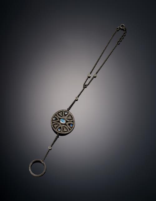 917   -  <p><span class="object_title">PULSERA HANDLET CON DIAMANTES</span></p>