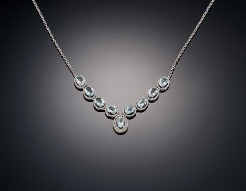818   -  <p><span class="object_title">COLLAR  CON AGUAMARINAS Y DIAMANTES </span></p>