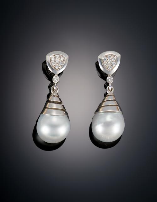 PENDIENTES PERLAS AUSTRALIANAS CON DIAMANTES