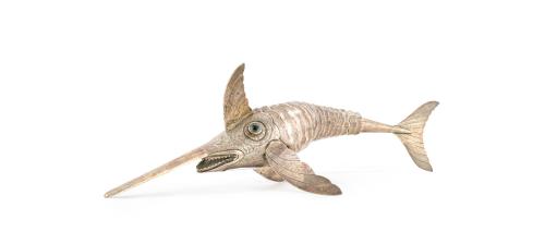 Copón de plata pavonado con motivos vegetales y frutales re