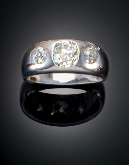 1109   -  <p><span class="object_title">SORTIJA CON DIAMANTES TALLA BRILLANTE </span></p>