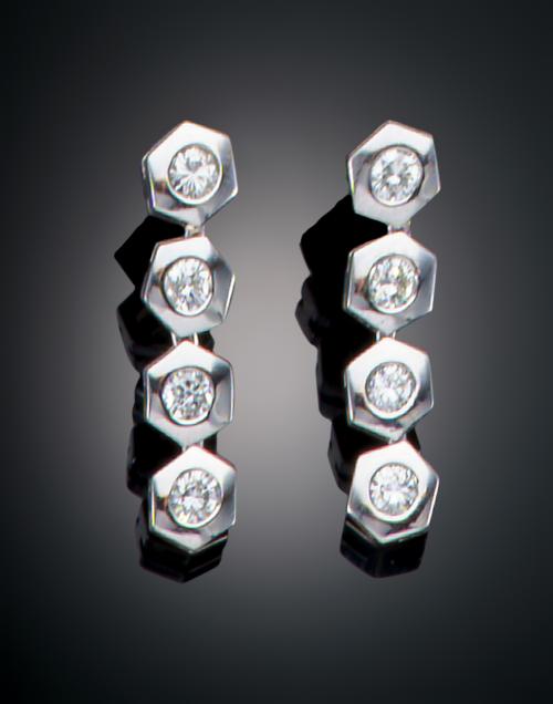 1091   -  <p><span class="object_title">PENDIENTES LARGOS GEOMÉTRICOS </span></p>