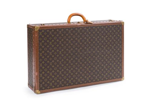 LOUIS VUITTON.Maleta rígida con monograma en lona. Asa en