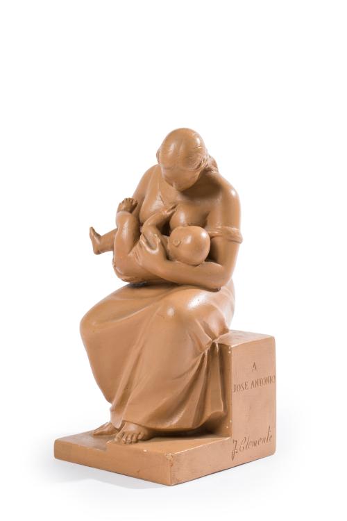 597 - <p><span class="object_title">ESCUELA ESPAÑOLA, S.XX.<br/>"Maternidad"<br/>Escultura en escayola pintada. Firmada: "J. Clemente" y dedicada. </span><br></p>