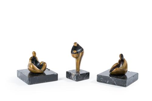ESCUELA ESPAÑOLA, S. XX., Juego de tres figuras contemporán