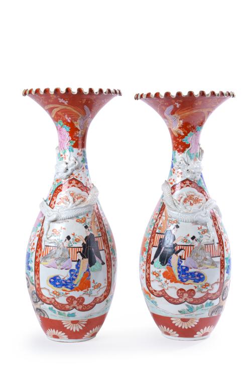 77   -  <p><span class="object_title">Pareja de jarrones en porcelana japonesa. C. 1900.</span><br></p>