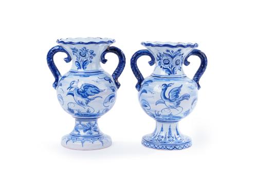 Pareja de jarrones en cerámica de Talavera,S. XX. 