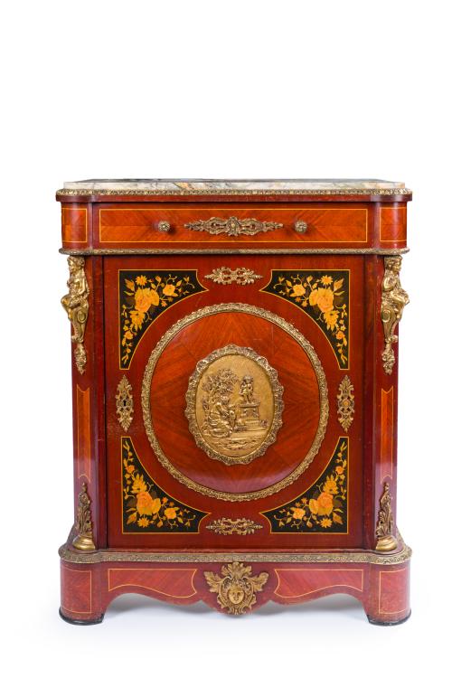 257   -  <p><span class="object_title">Entredós estilo Napoleón III, 1ª mitad S. XX.</span><br></p>