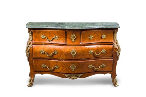 191   -  <p><span class="object_title">Cómoda bombé estilo Regencia, Francia S.XIX.</span><br></p>