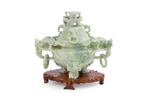 25   -  <p><span class="object_title">Pebetero en jade tallado, China, C. 1900.</span><br></p>