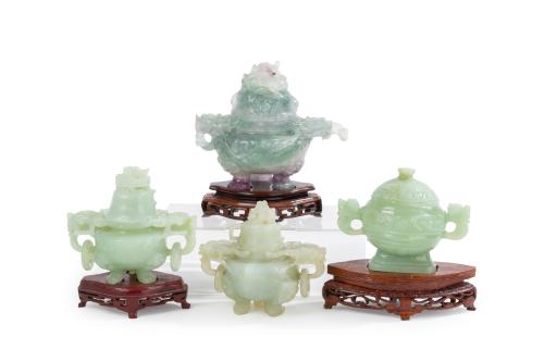 21 - <p><span class="object_title">Lote de 4 pebeteros en jade y fluorita tallado, China, C. 1900.</span><br></p>