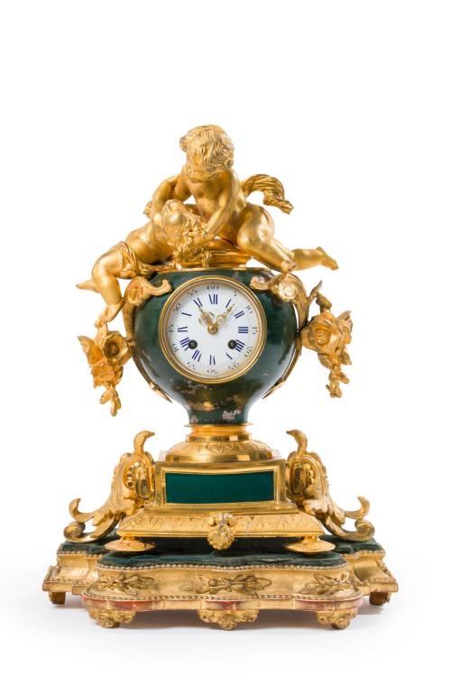 348   -  <p><span class="object_title">Reloj de sobremesa Francia, S. XIX.</span><br></p>