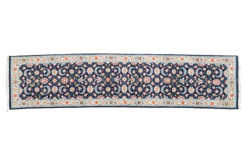 14 - <p><span class="object_title">Alfombra tipo Ziegler en lana con decoración esquematizada de motivos vegetales. </span><br></p>