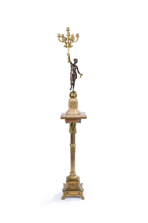 322   -  <p><span class="object_title">Lote formado por candelabro y columna clásica, pp. S. XX. </span><br></p>