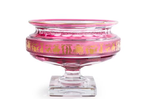 459 - <p><span class="object_title">VAL SAINT LAMBERT<br/>Gran macetero en forma de copa en cristal tallado rosa e incoloro.<br/></span><br></p>