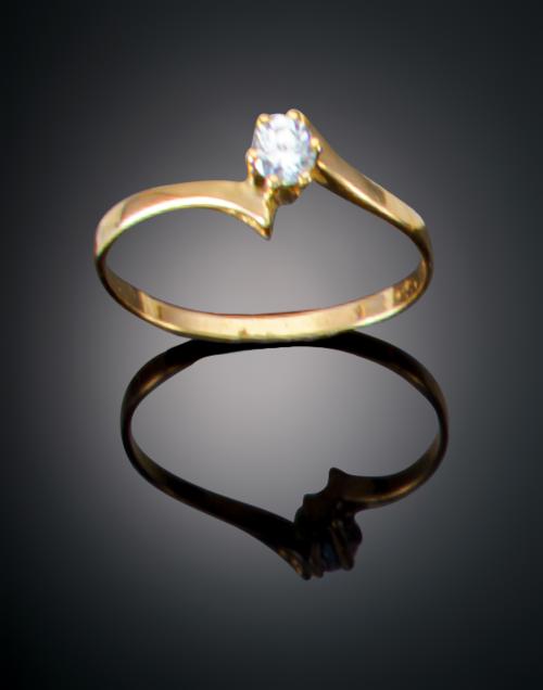 965   -  <p><span class="object_title">SOLITARIO CON DIAMANTE TALLA BRILLANTE </span></p>