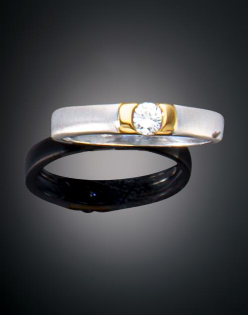 977   -  <p><span class="object_title">SOLITARIO CON DIAMANTE </span></p>