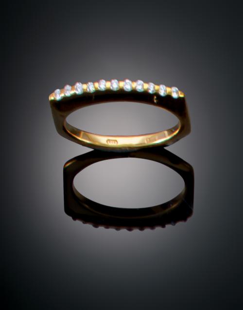 966   -  <p><span class="object_title">ANILLO CON FORMA GEOMÉTRICA</span></p>