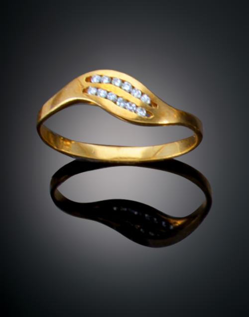 982   -  <p><span class="object_title">SORTIJA CON DIAMANTES </span></p>