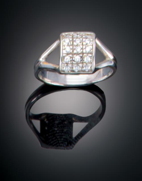 1103   -  <p><span class="object_title">SORTIJA ORO BLANCO CON DIAMANTES</span></p>