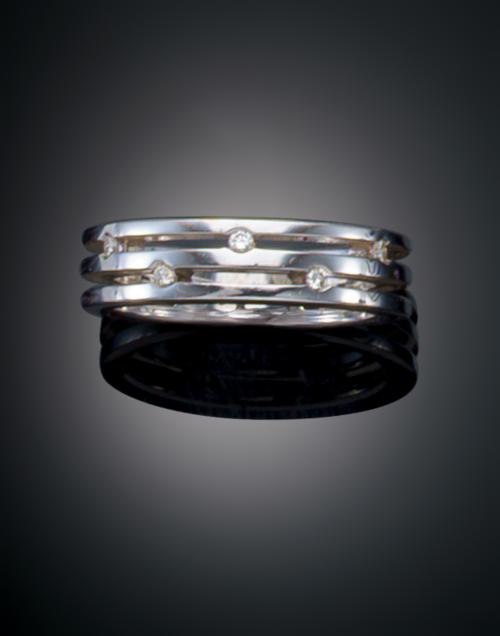 1113   -  <p><span class="object_title">ALIANZA TRIPLE ARO  CON DIAMANTES </span></p>