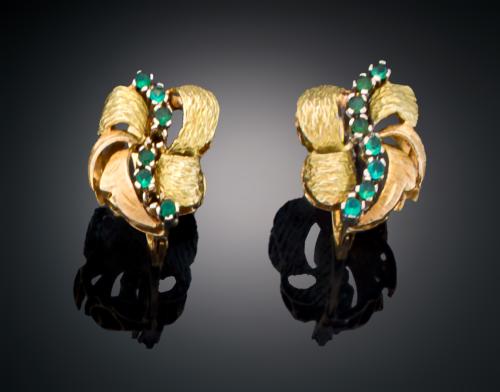 962   -  <p><span class="object_title">PENDIENTES ESTILO FLORAL CON ESMERALDAS </span></p>