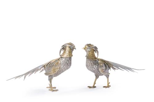 194 - <p><span class="object_title">Pareja de elegantes faisanes en plata española dorada y en su color. </span><br></p>