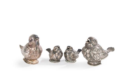 403   -  <p><span class="object_title">Dos pareja de saleros en forma de aves en plata punzonada.</span><br></p>