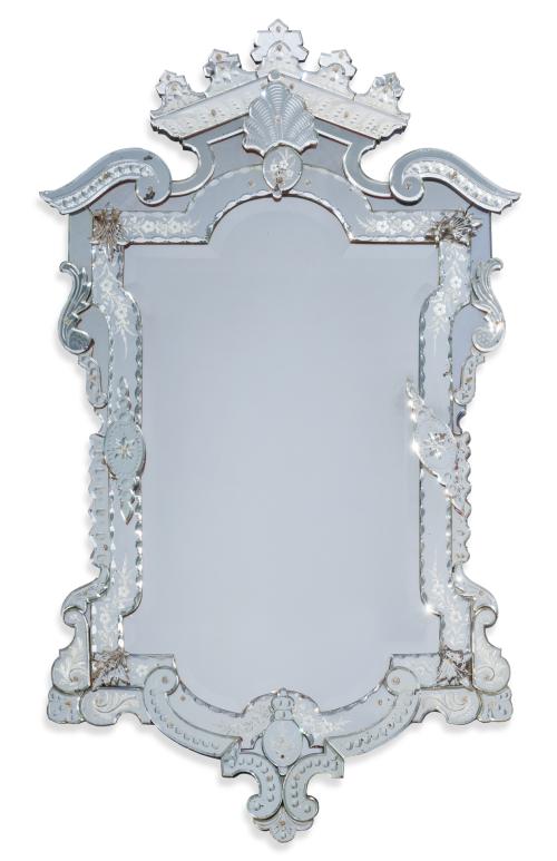 437   -  <p><span class="object_title">Gran espejo veneciano en cristal de Murano, Ppios S. XX.</span><br></p>