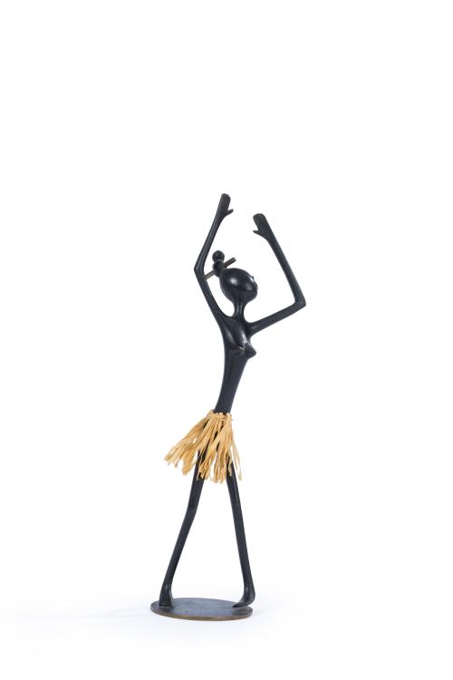 874   -  <p><span class="object_author">KARL HAGENAUER (Austria, 1898-1956)  - Mujer africana con falda de rafia<br/></span></p>