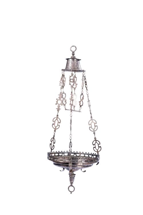 96   -  <p><span class="object_title">Lámpara votiva en plata, España, S. XVI.</span><br></p>