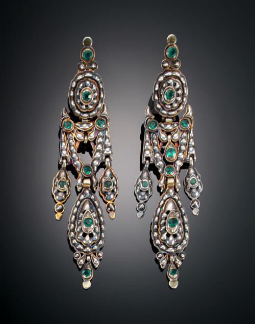 1026   -  <p><span class="object_title">PENDIENTES CATALANES, S. XVIII</span></p>